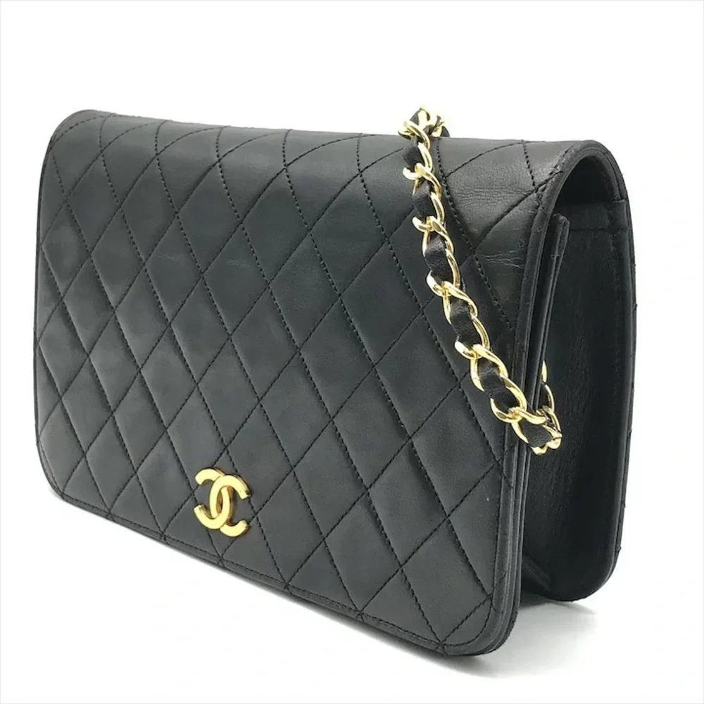 Authentic CHANEL classic single flap lambskin quilted shoulder bag